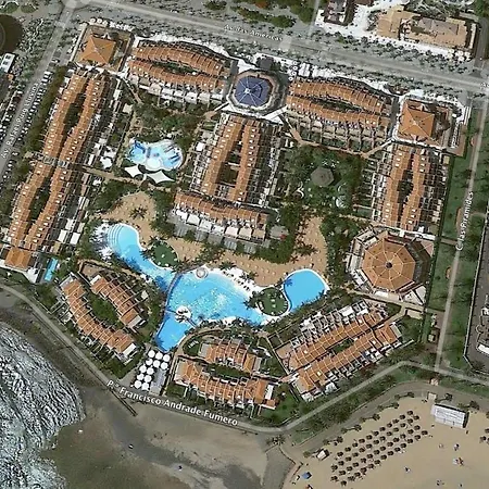 Parque Santiago 3 Seaview Apartment